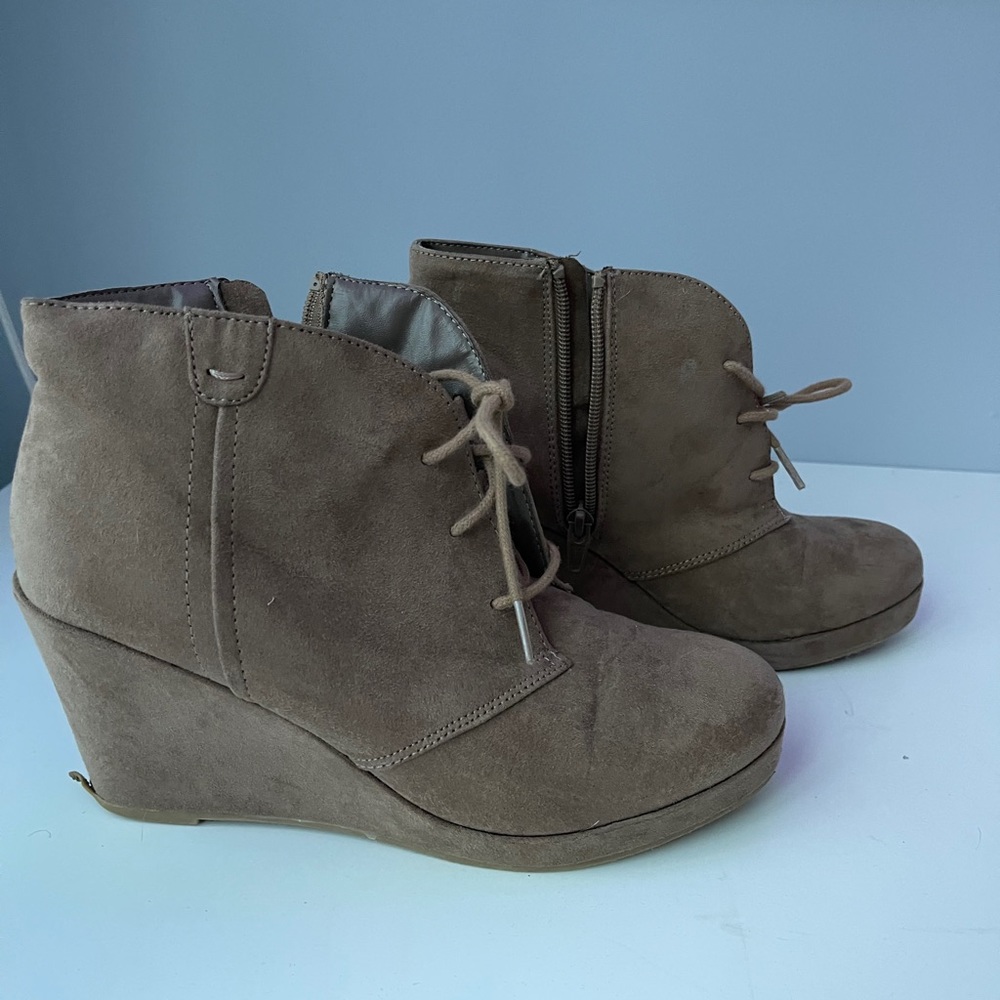 heeled booties